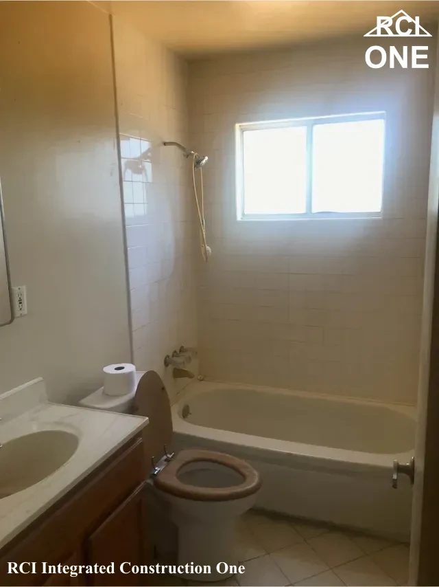 Small Bathroom with Tub and Sink